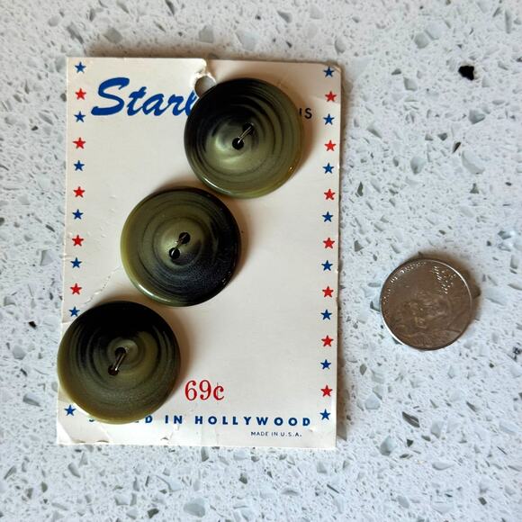 NEW Vintage 1940s Green & Black BGE Buttons on Card 2 Hole Round Marbled 1.25" - Picture 2 of 4